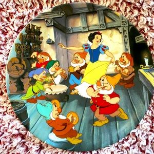 Disney Snow White And The Seven Dwarfs Plate LE